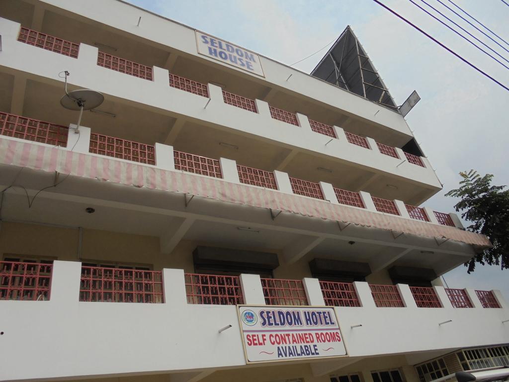 Seldom Hotel Ναϊρόμπι Εξωτερικό φωτογραφία